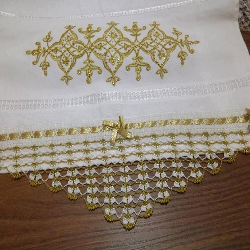 Lace Towels And Edges