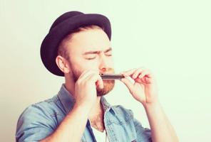 How to play the harmonica постер
