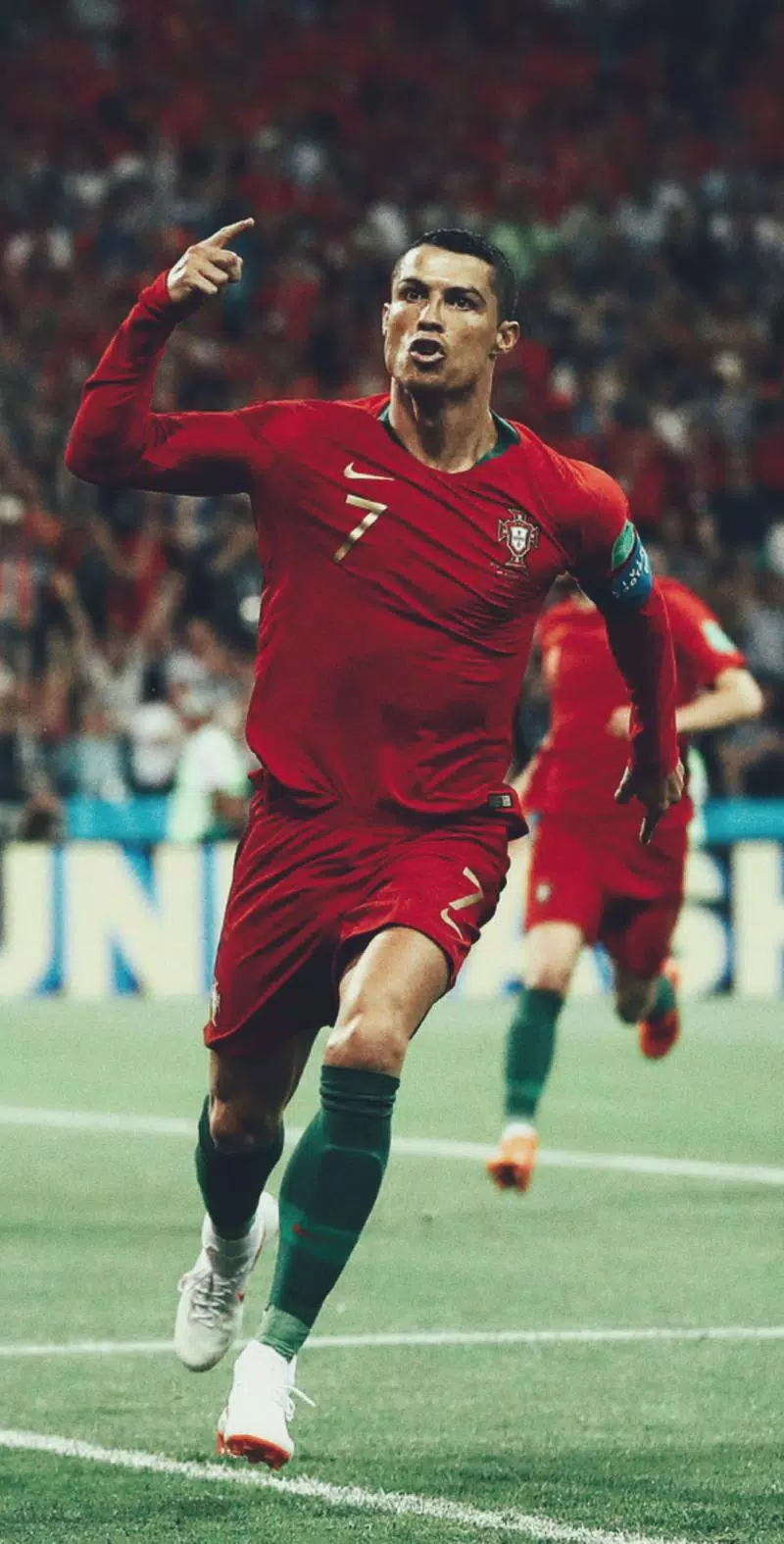 Bất kể bạn có là fan ruột của siêu sao bóng đá Cristiano Ronaldo hay không, hãy tải ngay bức hình nền HD 4k đẹp nhất để trang trí cho điện thoại của bạn. Mỗi lần bật lên sẽ cảm thấy thỏa mãn hơn bao giờ hết!