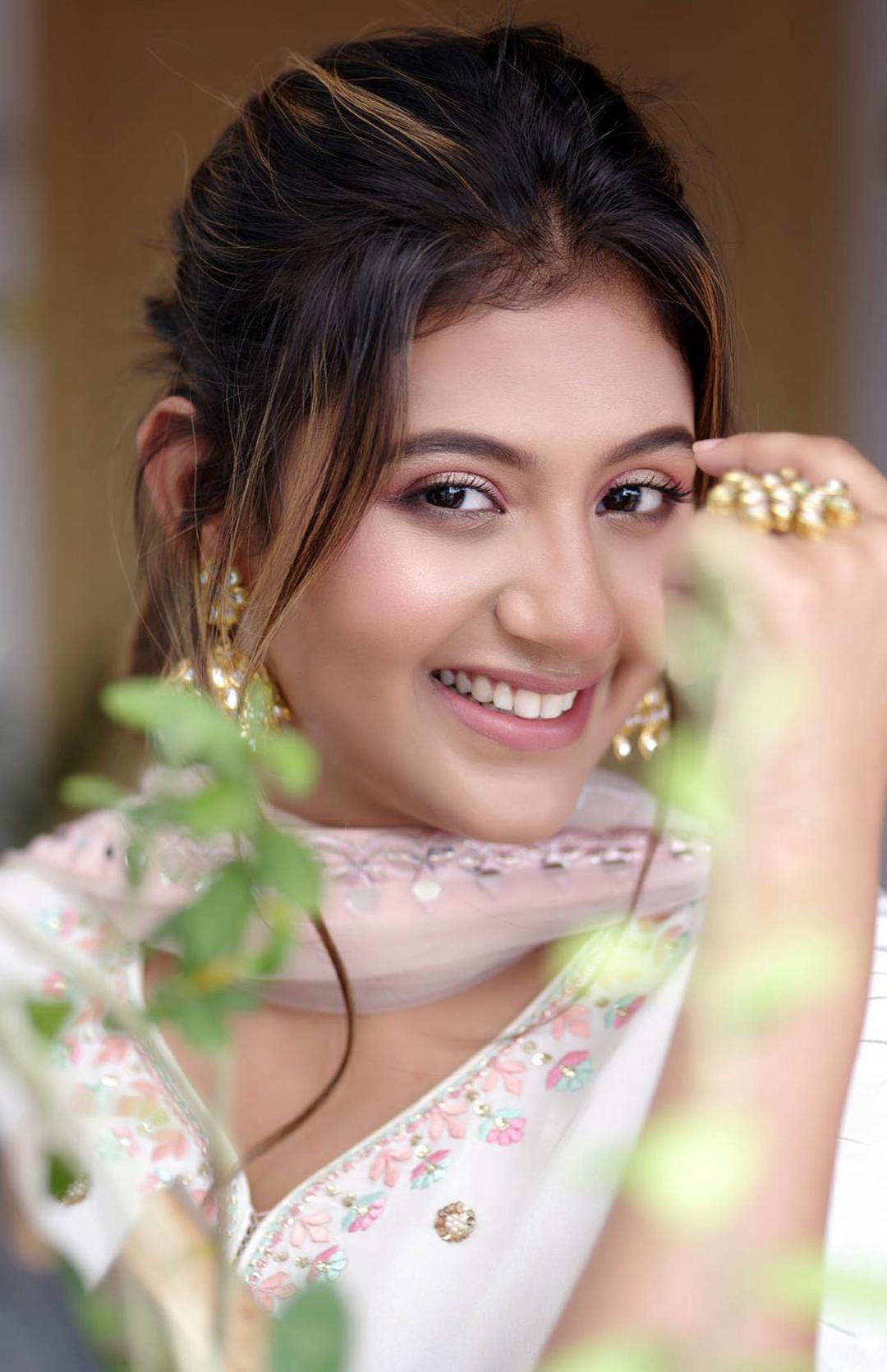Anjali Arora HD Wallpapers APK Per Android Download