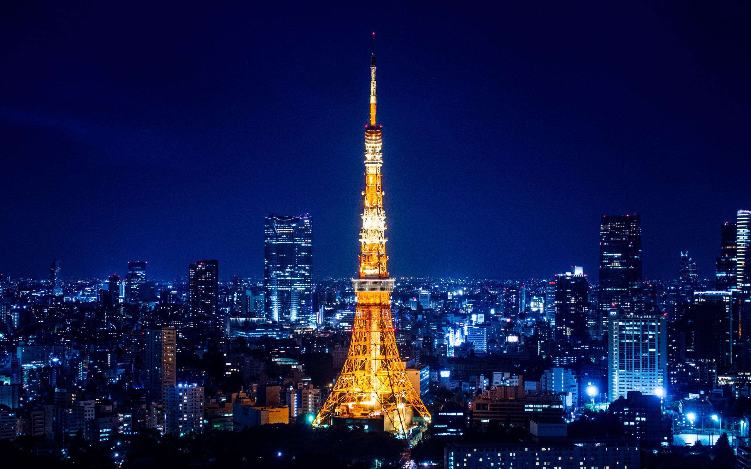 Обои tokyo. Телевизионная башня Токио. Токийская башня ночью. Япония Мегаполис Токийская башня. Ночное Токио Токийская телебашня.