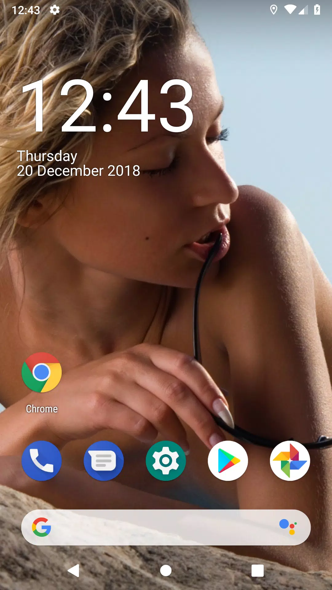 Android 用の セクシーな女の子時計ライブ壁紙 Apk をダウンロード