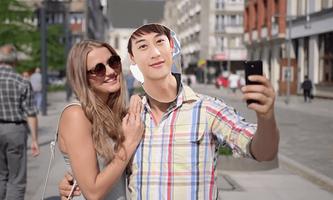 برنامه‌نما Selfie with Girls عکس از صفحه