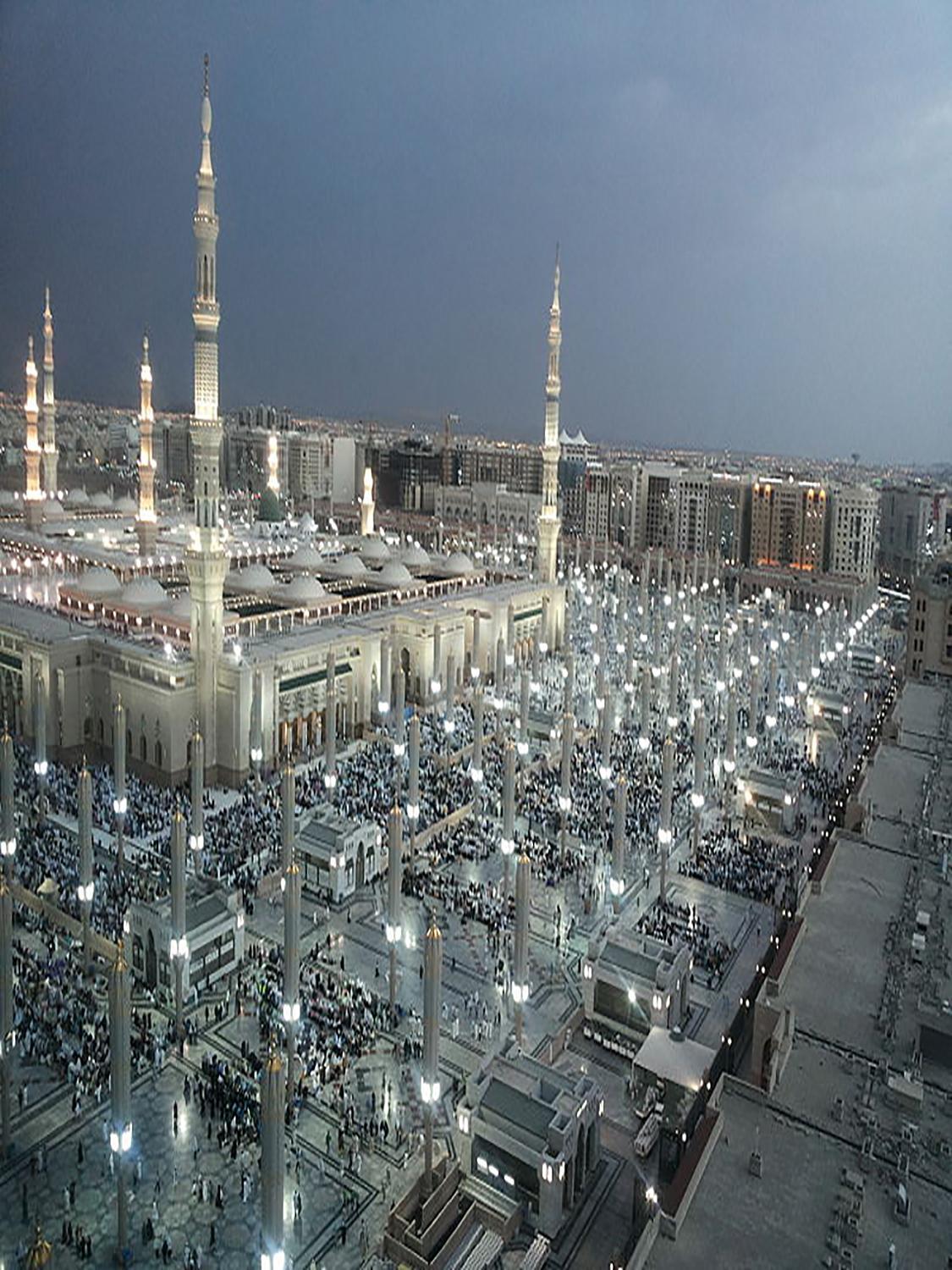Город мекка и медина. Мекка и Медина. Саудовская Аравия Мекка и Медина. Мечеть в Мекке. Мечети в Мекке и Медине.