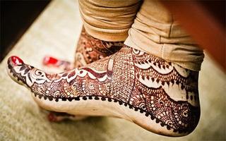 Girls Foot Feet Mehndi Designs poster