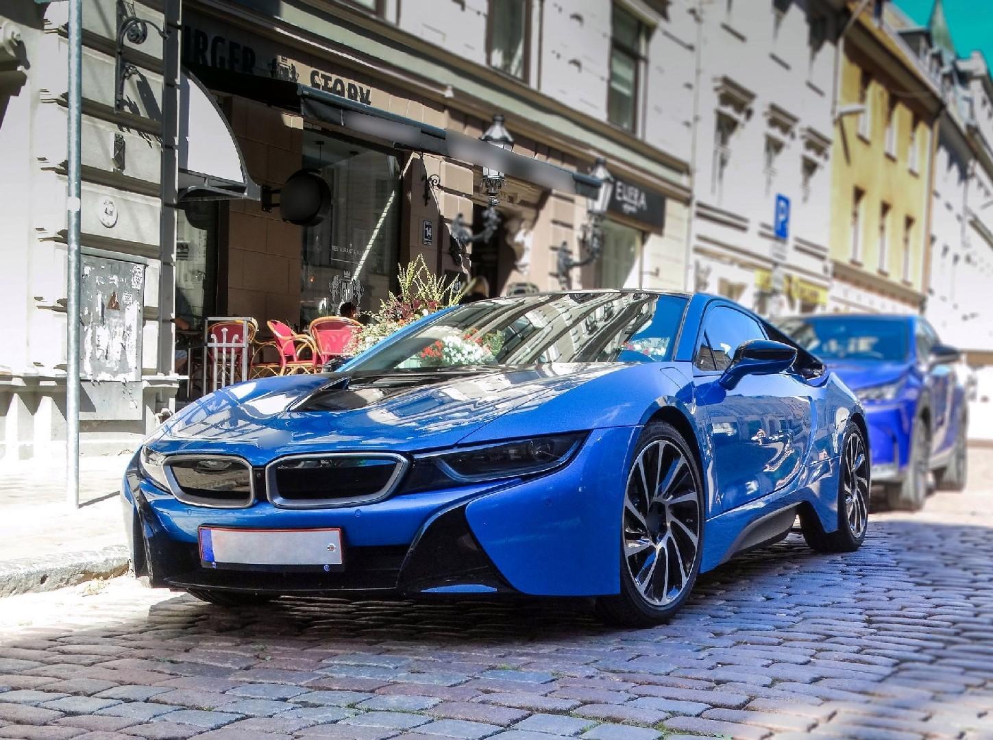 BMW r8 Рё i8