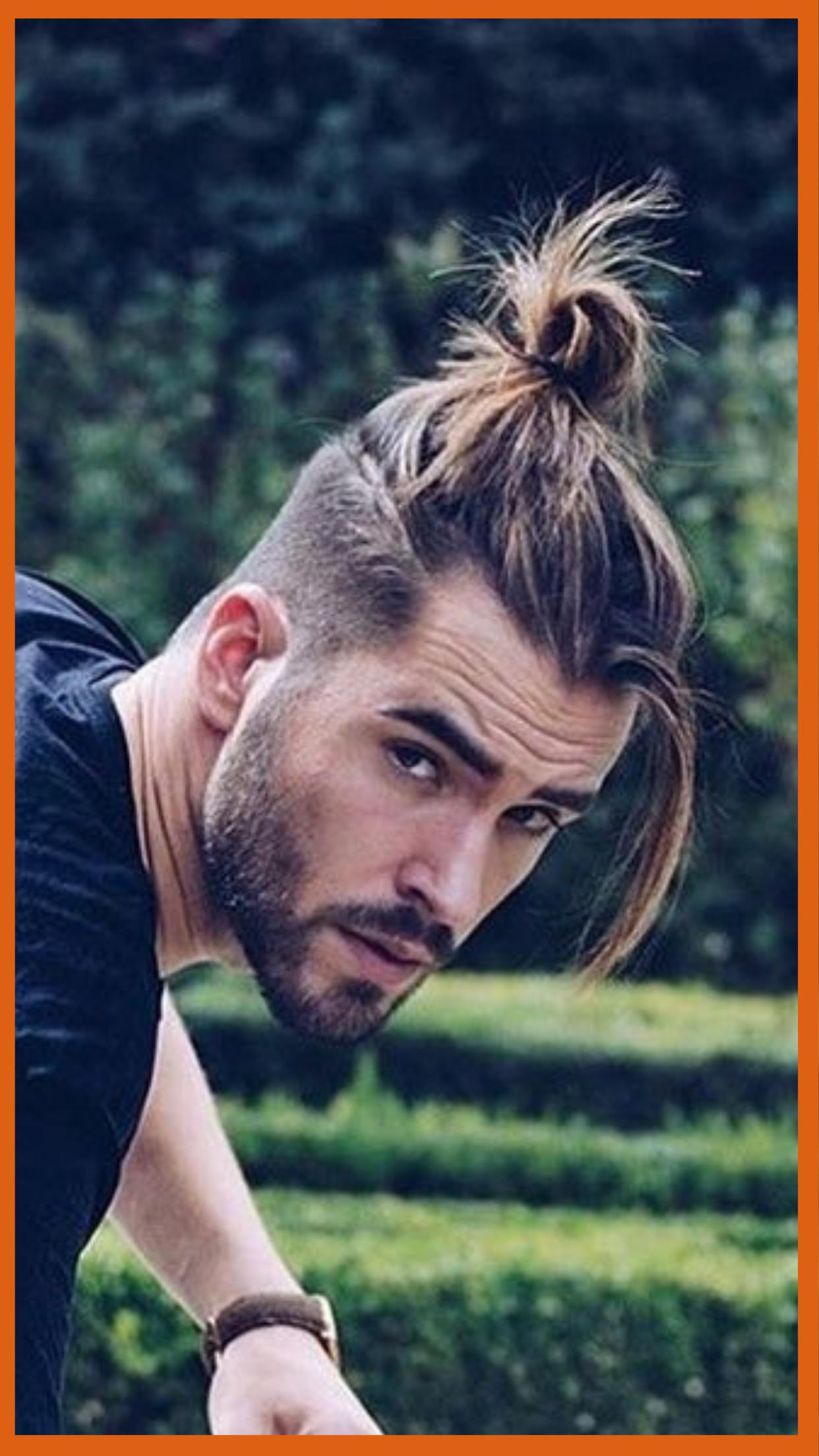 Волосы хвост мужской. Стрижка андеркат кнот. Андеркат man bun. Пепельный man bun. Андеркат Чуб.