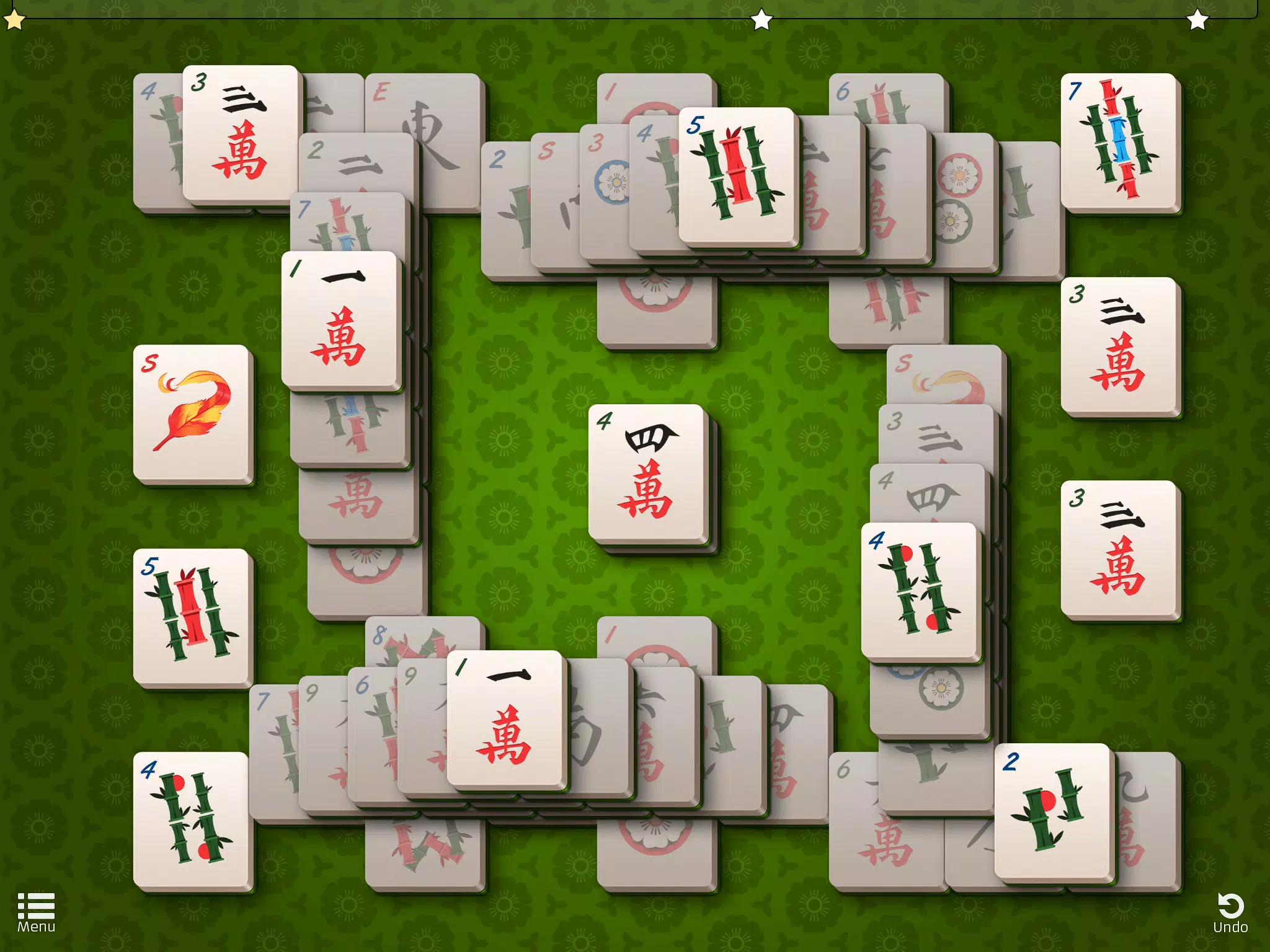 O mahjong na mesa antigo jogo de tabuleiro asiático fecha a imagem