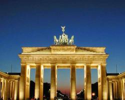برنامه‌نما Brandenburg Gatein Berlin عکس از صفحه