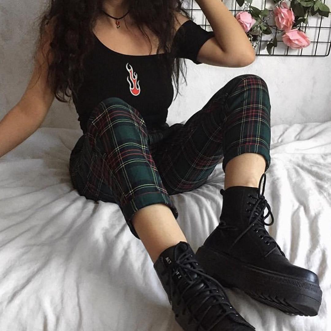 Featured image of post Grunge Outfits Female Roblox - I am a youtube content creator and loves to build videos &amp; contents on roblox games.