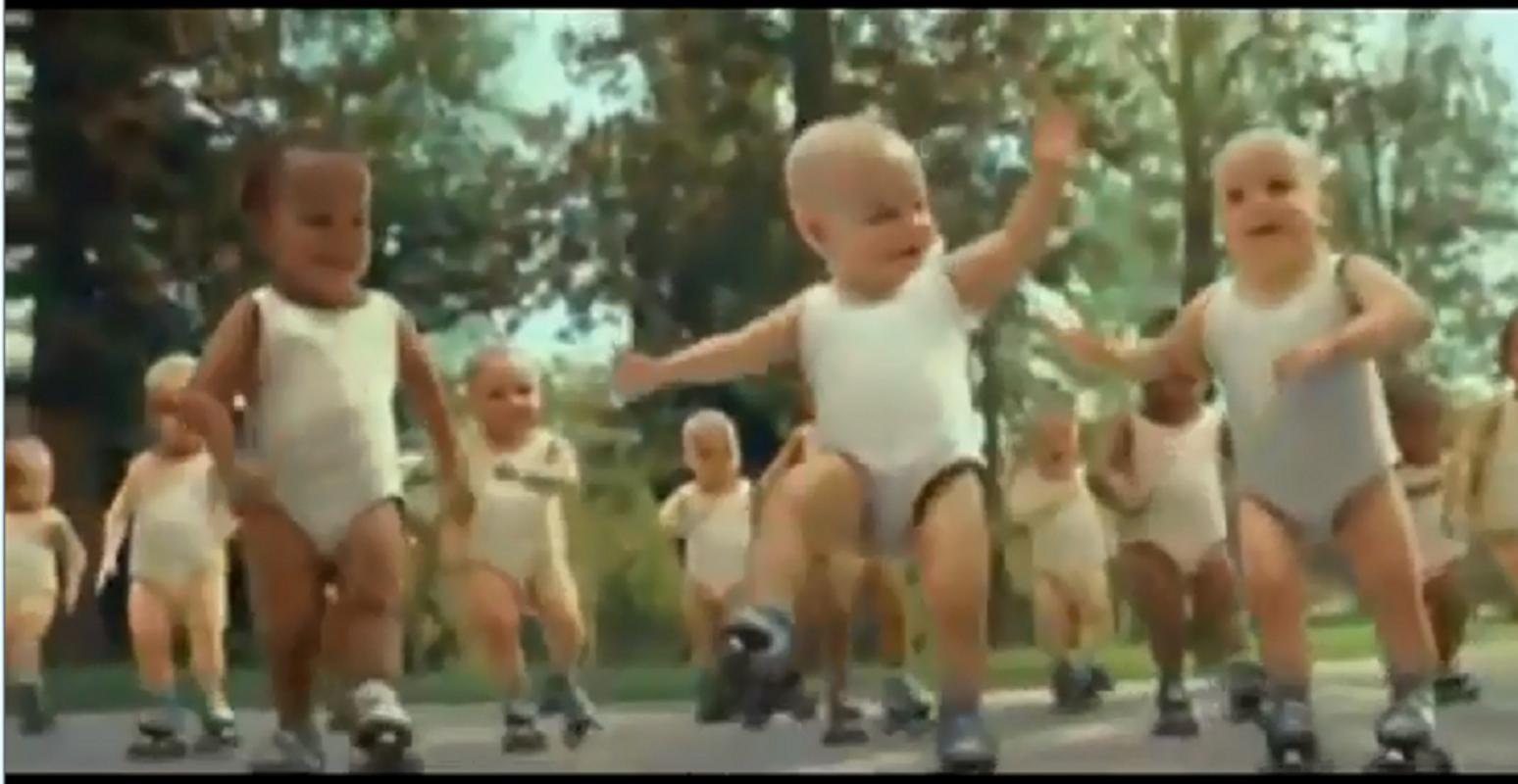 Что за песня на видео. Смешные детские ролики. Малыши в подгузниках танцуют. Детские смешные видеоролики. Смешные ролики про детей.