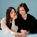 APK Jenna Ortega & Emma Wallpaper