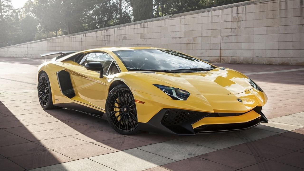 Lamborghini Aventador SV Р¶РµР»С‚С‹Р№