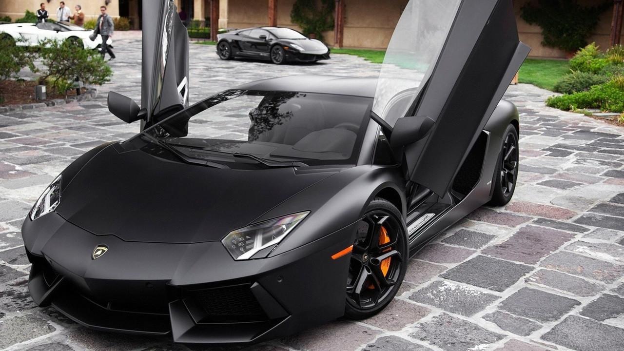 Lamborghini Aventador Black Matte