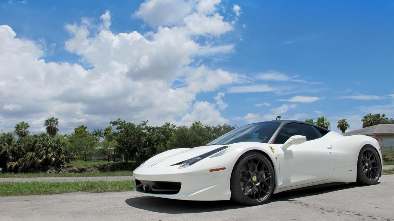 Ferrari 458 белая