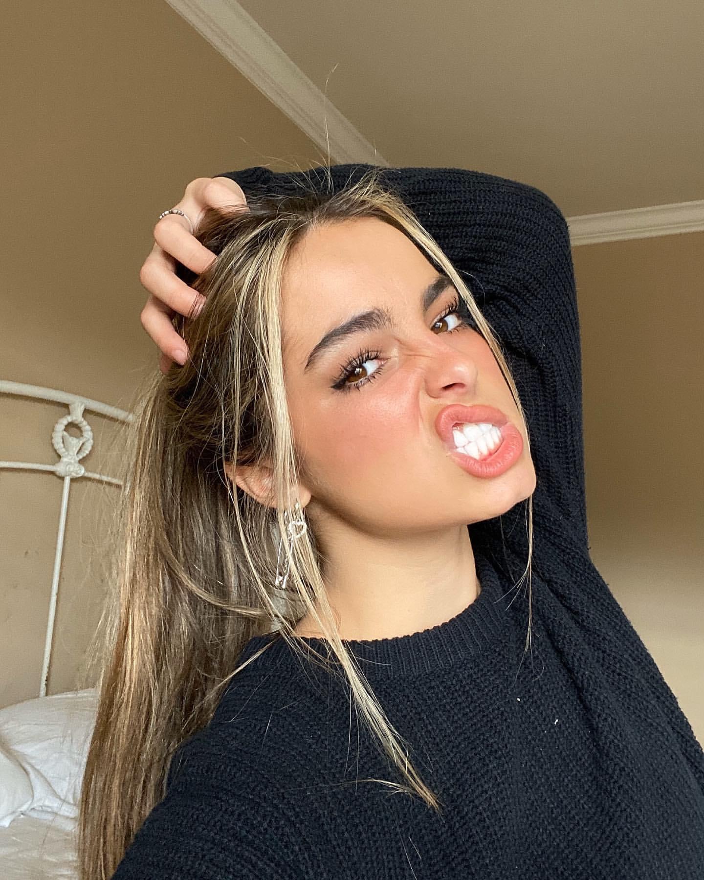 Addison Rae Wallpaper 21 New For Android Apk Download Addison Rae Wallpaper 21 New For Android Apk Download