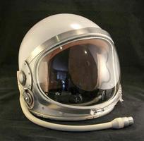 Best  Astronaut Helmet Ideas syot layar 2