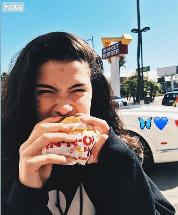 Charlie Damelio Wallpaper For Android Apk Download Charlie Damelio Wallpaper For Android Apk Download