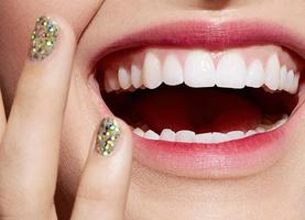 Cara Memutihkan Gigi Secara Alami الملصق