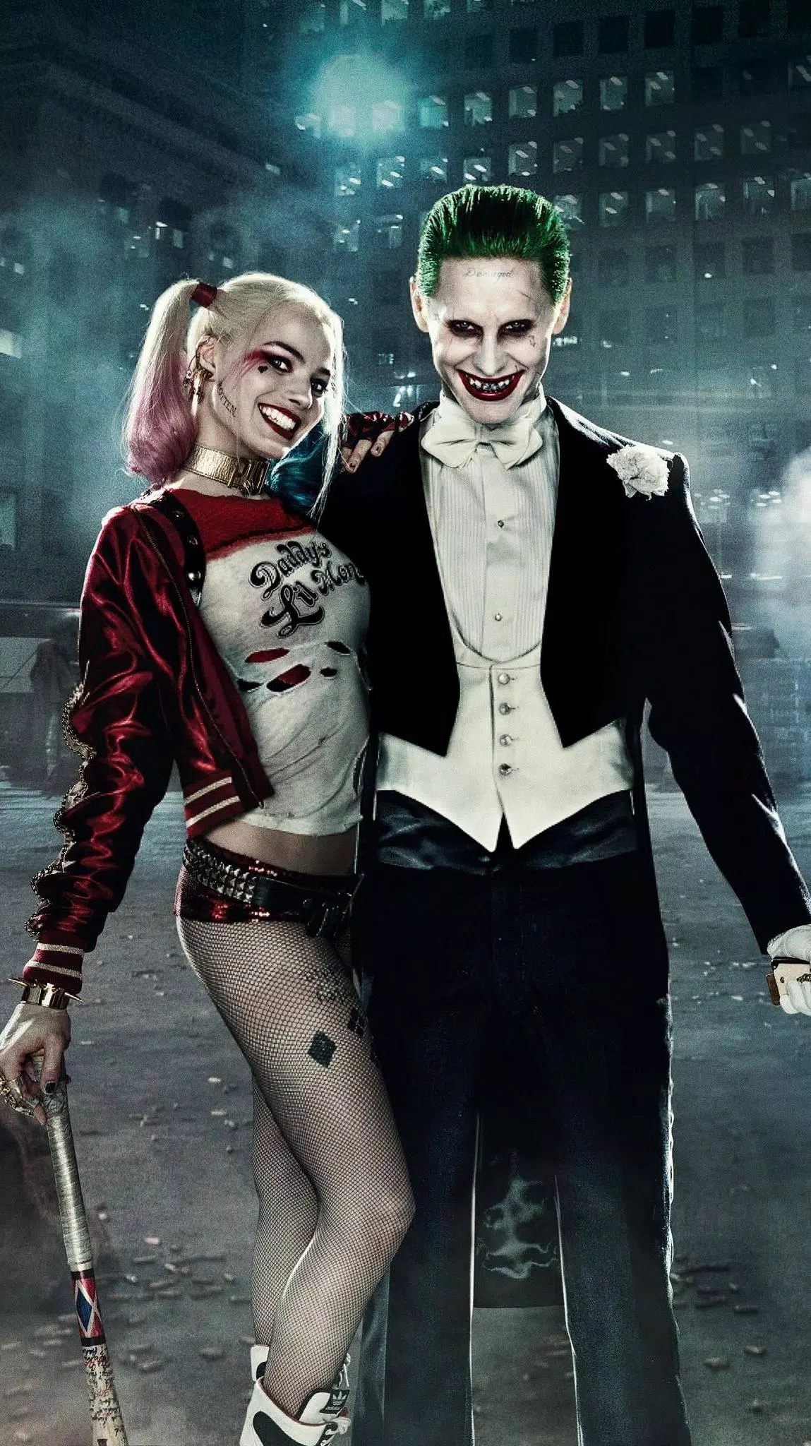 Tải ngay wallpaper APK mới 4K về Harley Quinn cho điện thoại Android của bạn. Nàng hề điên loạn với sắc đỏ và đen sẽ làm nền điện thoại của bạn thêm phần độc đáo, cá tính.