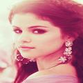 Selena Gomez wallpaper