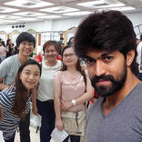 ヤシュと自分撮り