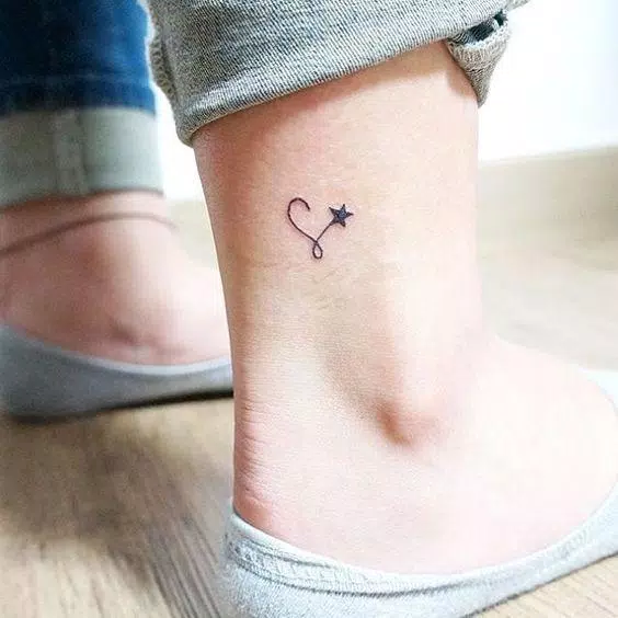 Small Tattoo Ideas for Girls APK là ứng dụng xăm nhỏ độc đáo dành cho các cô gái. Với nhiều kiểu dáng và ý tưởng, bạn sẽ không cần phải tìm kiếm trên mạng nữa mà chỉ cần mở ứng dụng và chọn mẫu xăm yêu thích của mình để thể hiện cá tính của bạn.