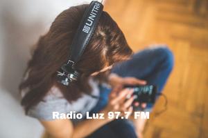Radio Luz 97.7 FM 포스터