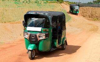 Tuk Tuk Auto Driving Games تصوير الشاشة 1