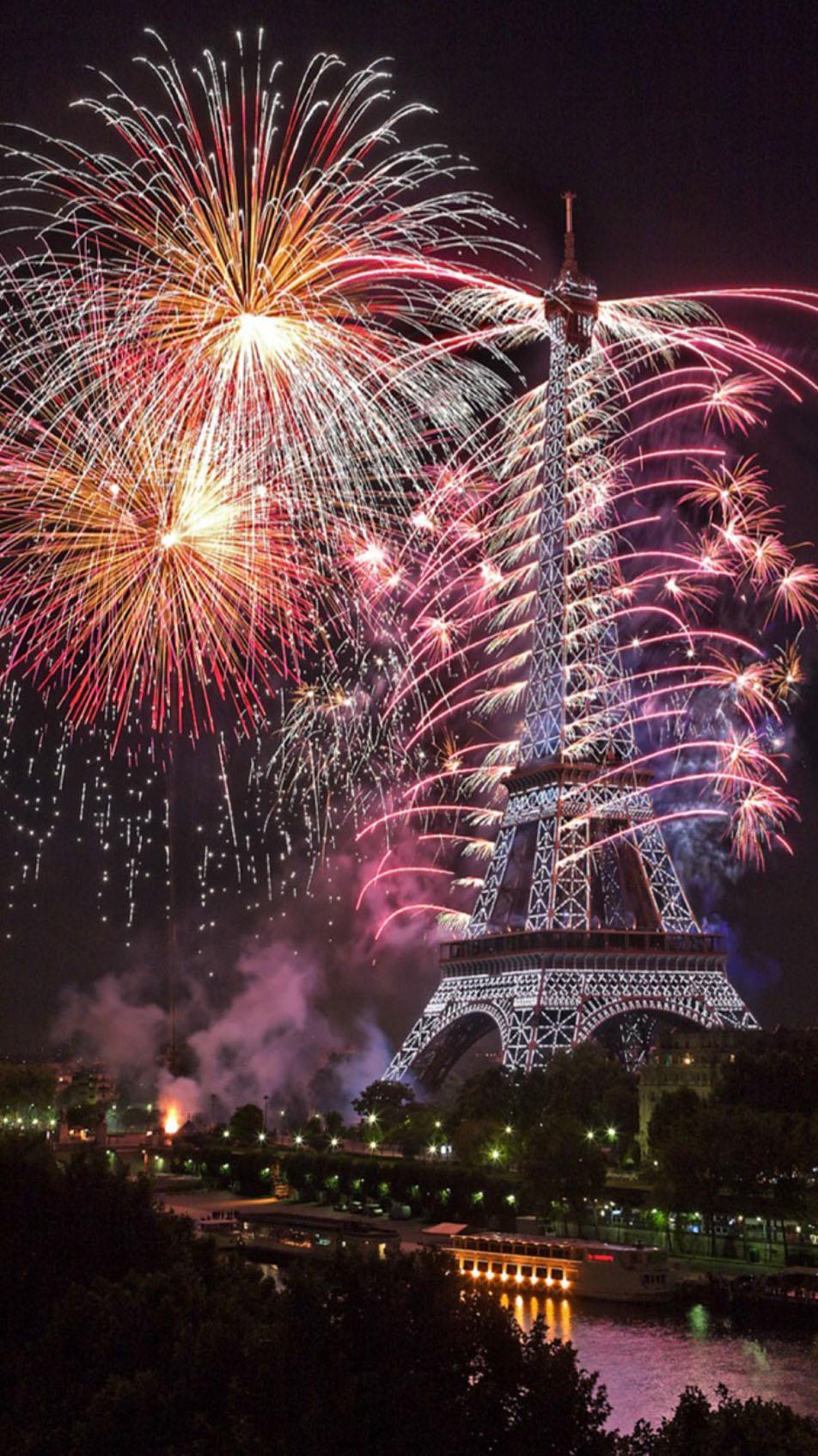 2019 Fireworks Eiffel Tower Live Wallpaper Free for Android - APK Download