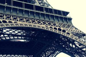 Eiffel Tower Wallpaper HD screenshot 1