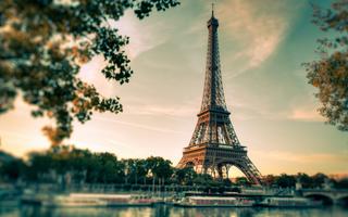 Eiffel Tower Wallpaper HD screenshot 3