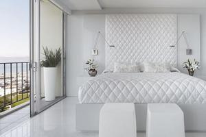 برنامه‌نما Black & White Bedroom Ideas عکس از صفحه