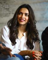 Deepika Padukone Wallpapers 截图 2