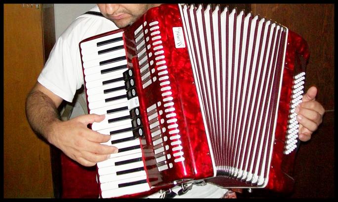 Comment jouer de l'accordéon. Cours d'accordéon APK pour Android Télécharger