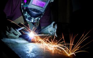 Learn to weld for free poster