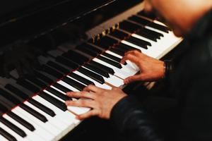Научитесь играть на фортепиано скриншот 2