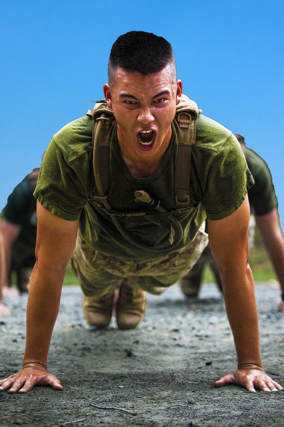Военные тренинги. Тренировка в армии. Армейские упражнения. Армейские тренировки. Тренировка морских пехотинцев.