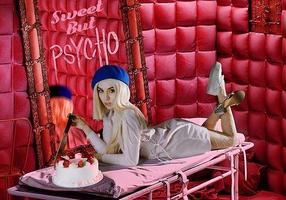 sweet but psycho-Ava Max Cartaz