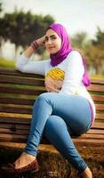 تعارف ارقام بنات واتس اب الملصق