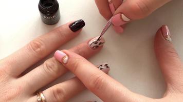 Nail manicure lessons تصوير الشاشة 3