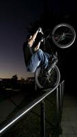 برنامه‌نما تصاویر پس زمینه BMX عکس از صفحه