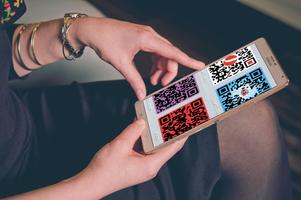 QR Code Reader الملصق
