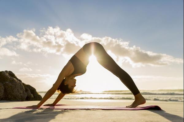 Top 10 Apps to Learn Yoga image