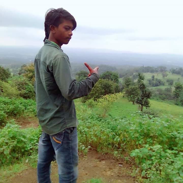 Mohit marakam add a post under free fire max discussion group apkpure